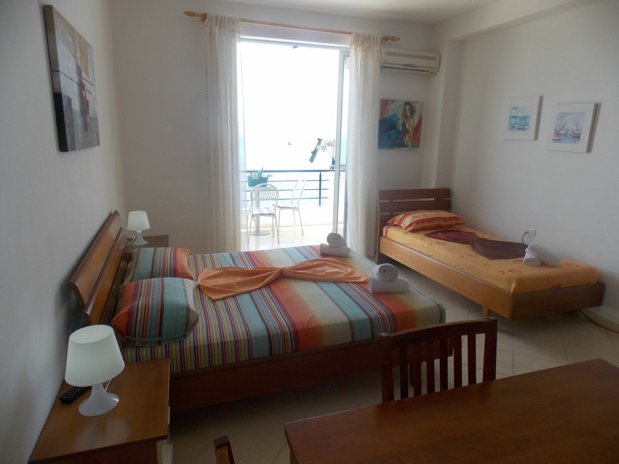 Berti Apartments Sarandë エクステリア 写真