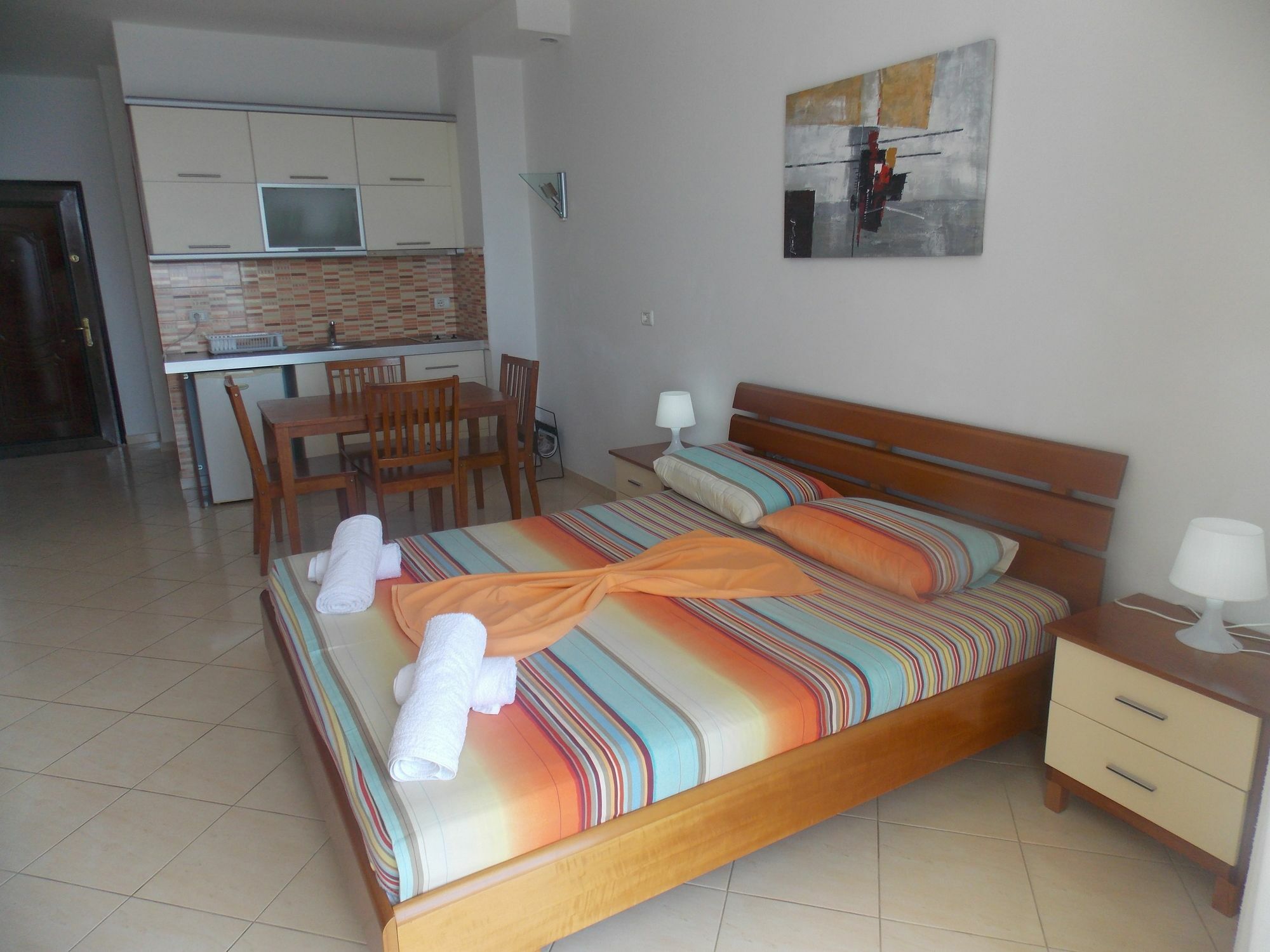 Berti Apartments Sarandë エクステリア 写真